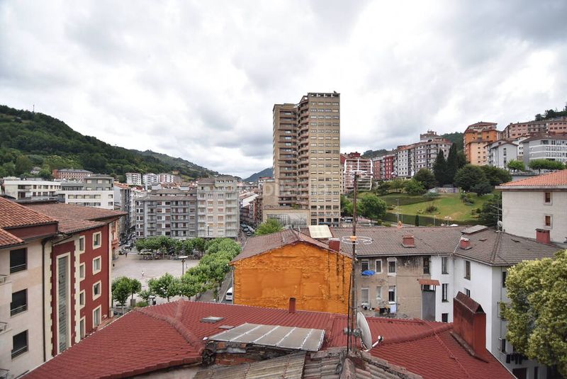 Foto bb86187b-c697-436f-855a-937897a1a701. Pis a Eibar