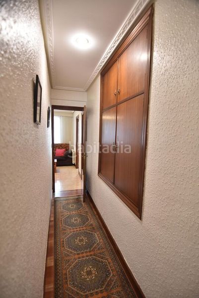 Foto ac7edf5b-5000-48f0-8373-2a837f28c980. Piso en Eibar