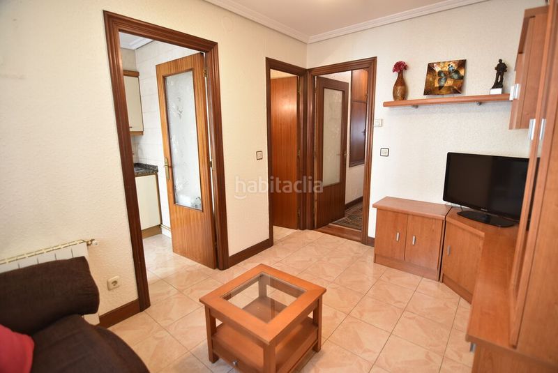 Foto c649411e-e39f-43a6-aef8-fe5f19906b46. Piso en Eibar