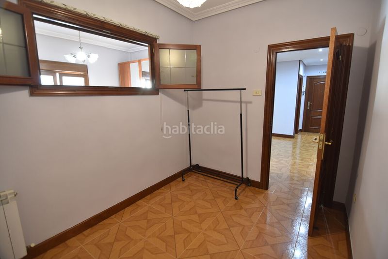 Foto adf8e193-a75a-467d-9279-a841c599b13a. Pis amb calefacció aparcament a Eibar
