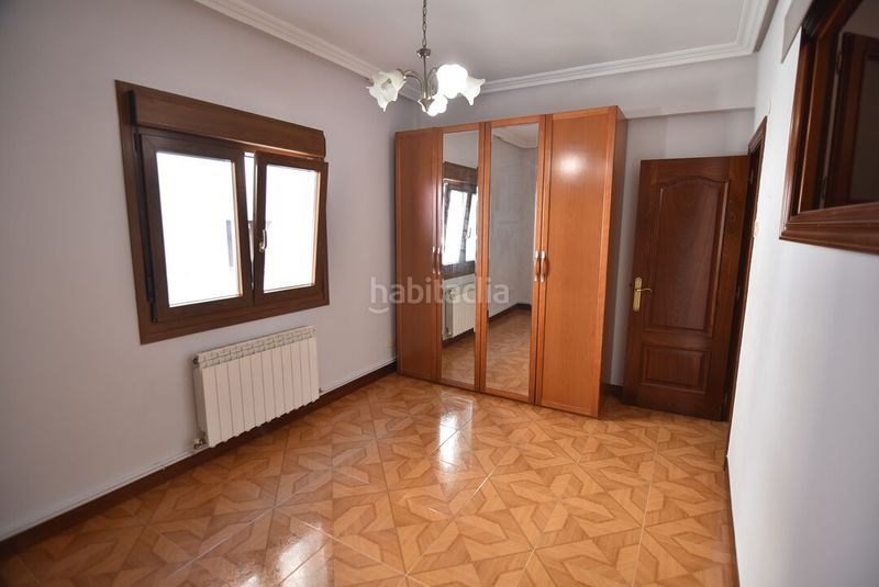 Foto ae6b7605-9bf2-4b60-8f52-bb56cef28890. Pis amb calefacció aparcament a Eibar