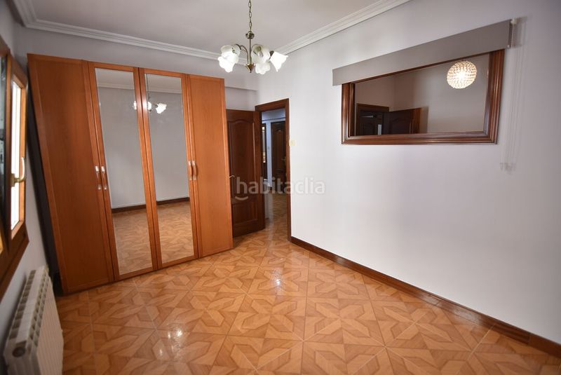 Foto e4ac24b7-8db3-40a8-ade9-547ad4692d18. Pis amb calefacció aparcament a Eibar