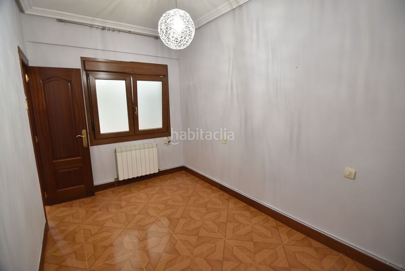 Foto f19f6504-dbc9-4147-a5f1-e4e5f4a57ce6. Pis amb calefacció aparcament a Eibar