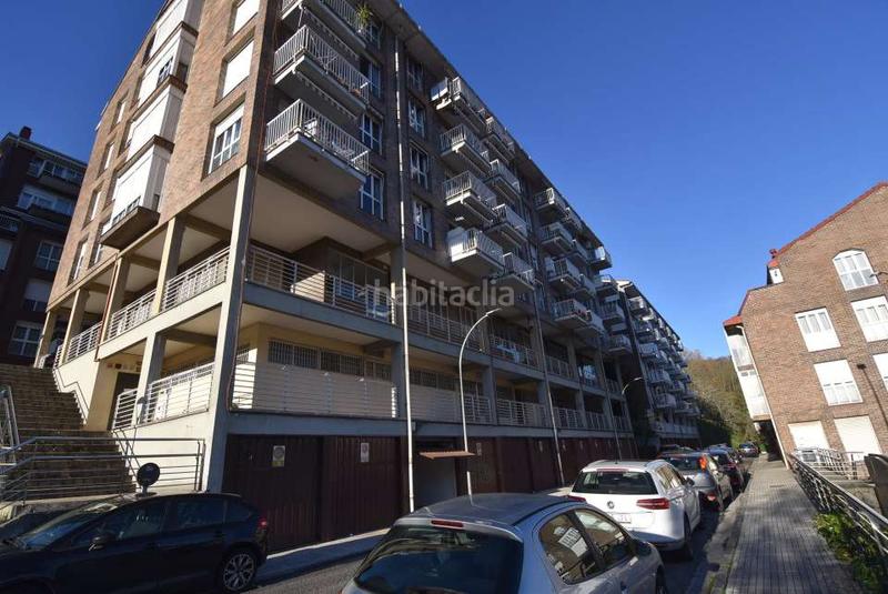 Foto 43c5c1ad-e45c-4ac5-88cc-1077f5a62a2d. Local comercial amplio local en urazandi en Elgoibar