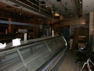 Lloguer Local Comercial a Parque San Francisco - Uría. Alquiler de local comercial en zona centro