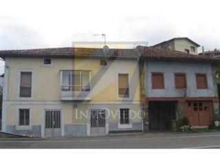 Casa a Ribadesella. En venta casas amarilla y azul en ribadesella