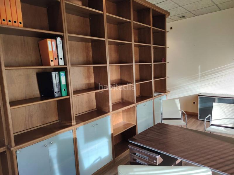 Foto 24d97dff-1651-4d70-9a6b-8ca78f96cb59. Alquiler local comercial local como oficina en alquiler en pumarínteatinos en Oviedo