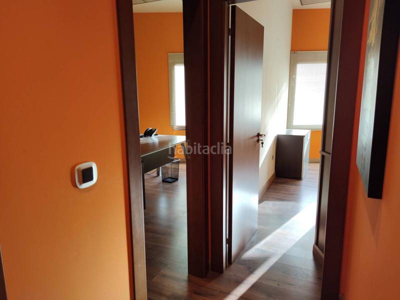 Foto a19b3cb2-2282-4b57-855e-6052fabd43cc. Alquiler local comercial local como oficina en alquiler en pumarínteatinos en Oviedo