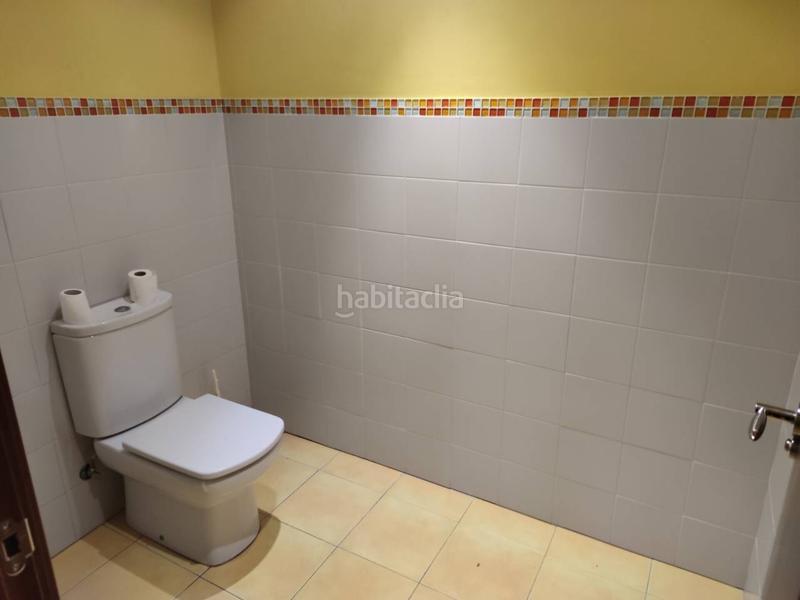 Foto b36ad9b8-395c-4a2b-9c0a-c437849b41de. Alquiler local comercial local como oficina en alquiler en pumarínteatinos en Oviedo