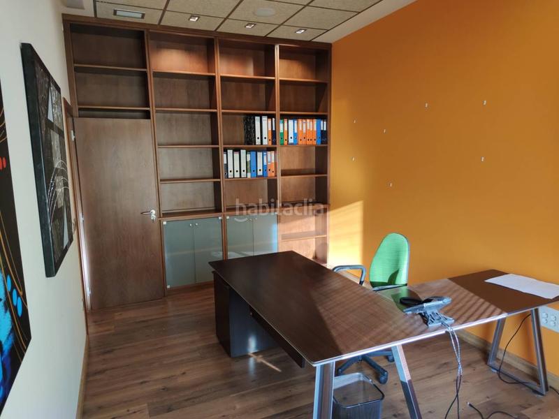 Foto cbde9ae8-739b-4f22-b9d5-26e2ab6a3f5a. Alquiler local comercial local como oficina en alquiler en pumarínteatinos en Oviedo