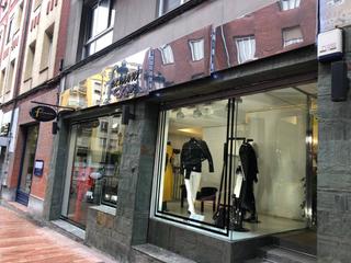 Local Comercial  Matematico pedrayes. Local comercial en venta en centro