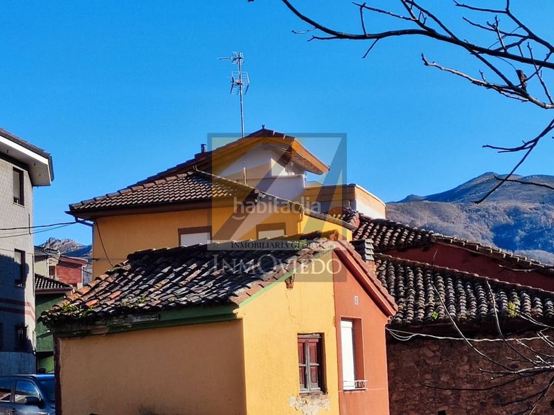 Foto ccf04cb4-b511-40fc-896a-03e112ab22bc. Casa a Riosa