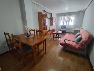 Lloguer Apartament a Salesas - Foncalada - Campoamor. Se alquila fantastico apartamento en el pleno centro de oviedo
