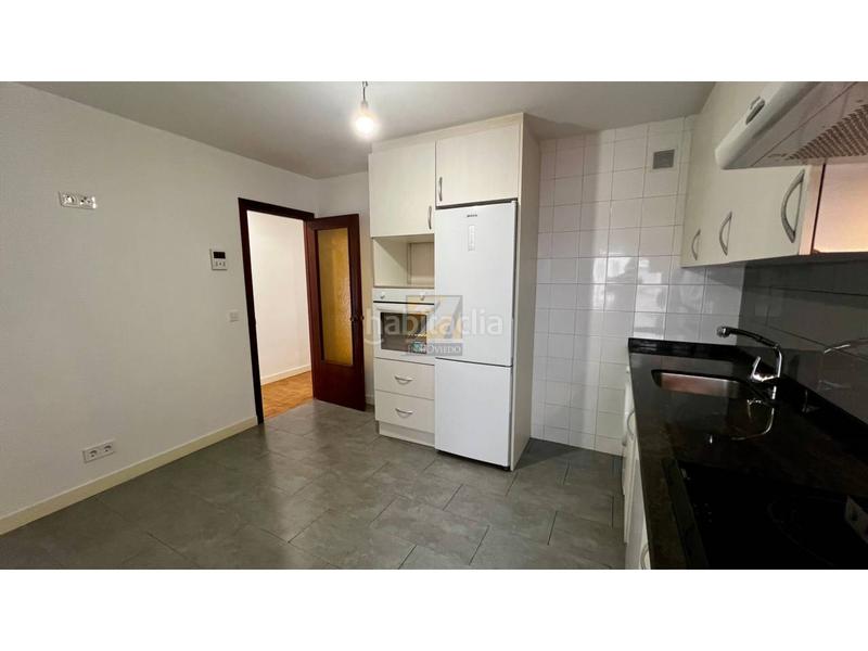 Foto c915e10f-8ff8-4ee3-b1b6-f5c9e90c9230. Piso en san pedro de mestallon 13 fantastico piso de 3 habitaciones en zona de santo domingo en pleno centro . en Oviedo
