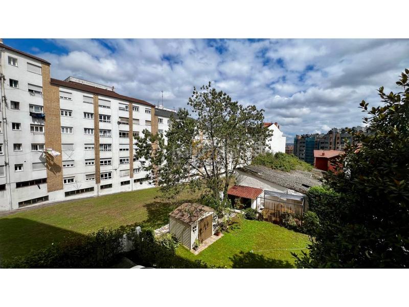 Foto da2a65ee-cb0b-41bf-9618-ec52555f2330. Piso en san pedro de mestallon 13 fantastico piso de 3 habitaciones en zona de santo domingo en pleno centro . en Oviedo