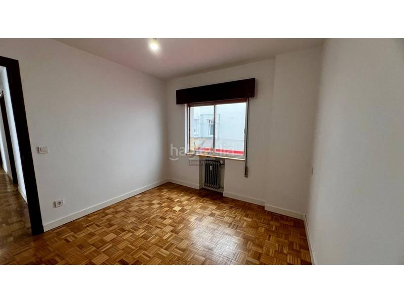 Foto f256d127-c6a9-4bf4-b2d8-61c99629e55a. Piso en san pedro de mestallon 13 fantastico piso de 3 habitaciones en zona de santo domingo en pleno centro . en Oviedo