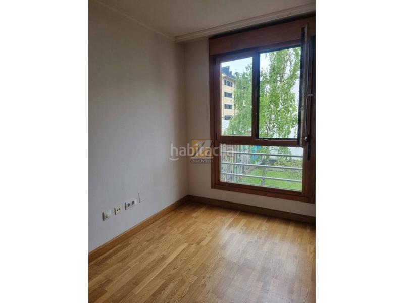 Foto 87691d4d-d3e2-4c6e-9740-73ecf223d0b3. Piso venta piso centro en Pumarín Gijón