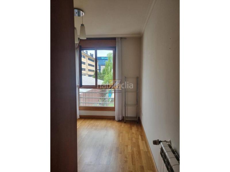 Foto c8869478-2f0a-4a17-a1ff-d4f607f6bb19. Piso venta piso centro en Pumarín Gijón