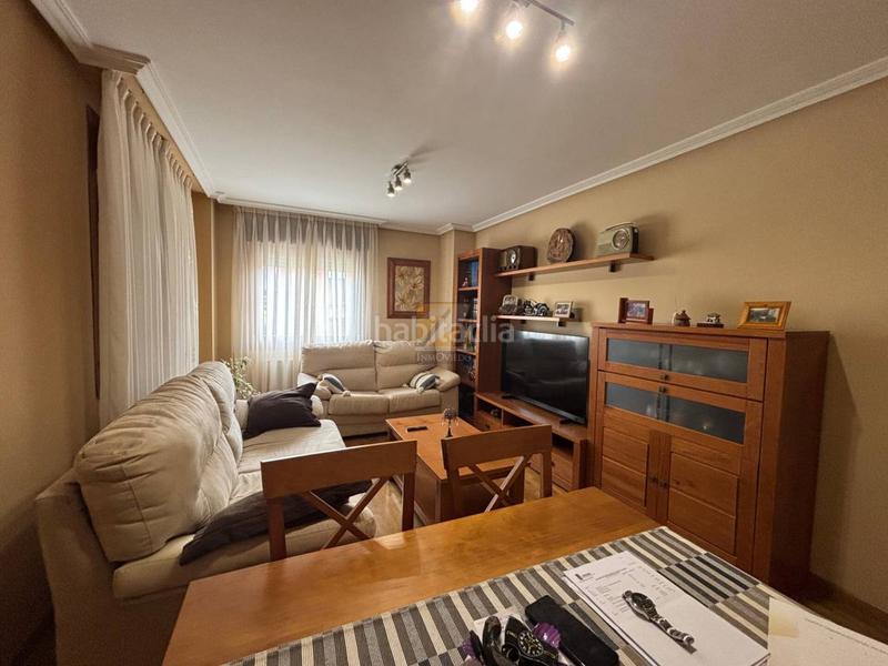 Foto 3fc9775f-82c9-4741-9faa-b69e7d0acdad. Etagenwohnung mit heizung in Las Campas Oviedo