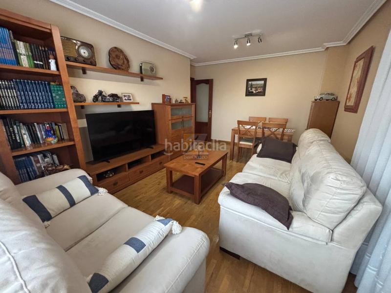 Foto 4c9782f8-7f77-4efd-bc15-c8198277b318. Etagenwohnung mit heizung in Las Campas Oviedo