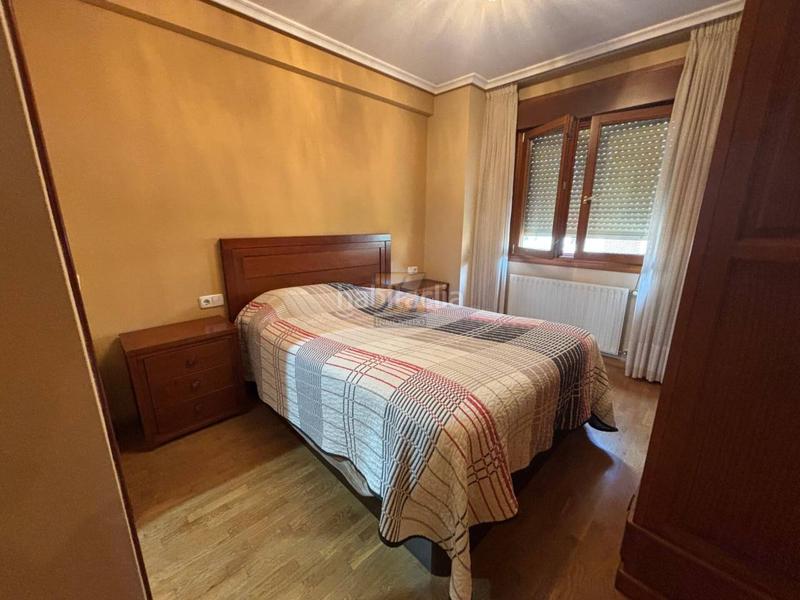 Foto 7c46a223-9cf3-4c73-9500-7b99e6899799. Etagenwohnung mit heizung in Las Campas Oviedo