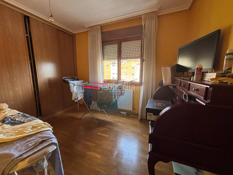 Foto 8cd3525f-3a90-4ea9-ade4-6cf328597d24. Etagenwohnung mit heizung in Las Campas Oviedo