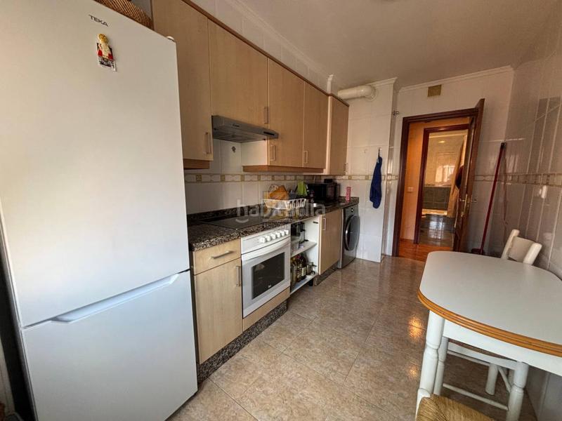 Foto c4f13166-c572-41cd-8e44-80e46a71c009. Etagenwohnung mit heizung in Las Campas Oviedo