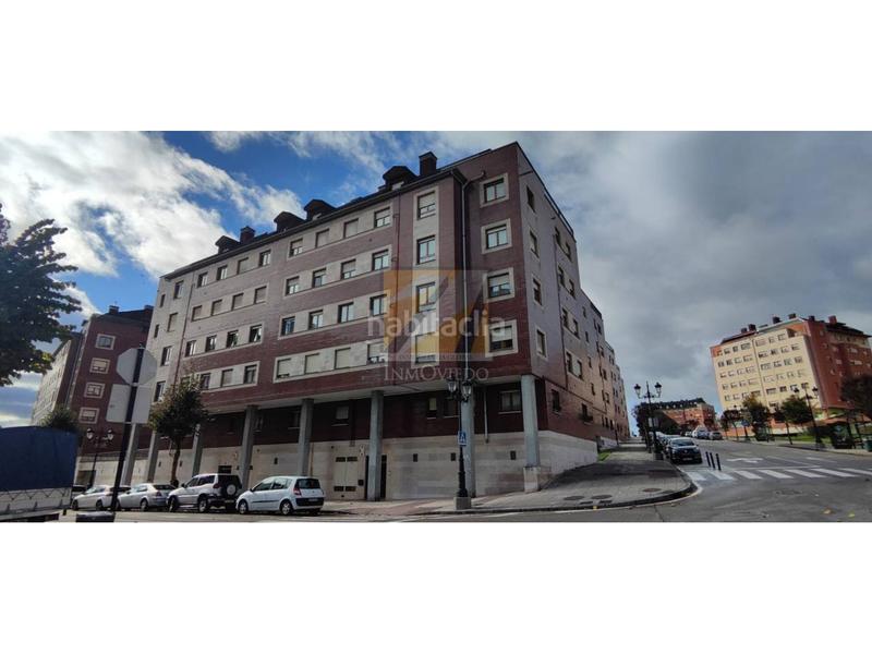Foto f23179a8-77b4-477f-bf29-c9119128b1e8. Etagenwohnung mit heizung in Las Campas Oviedo