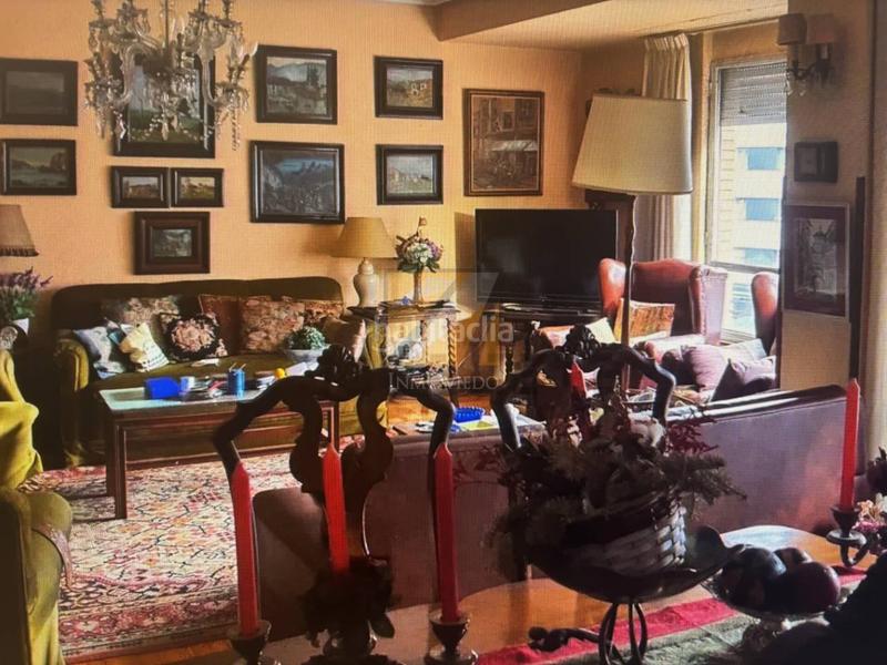 Foto e4a87cc8-247a-403c-a353-75f01f571961. Etagenwohnung mit heizung in Salesas - Foncalada - Campoamor Oviedo