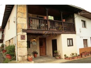 Casa bifamiliare  Calle coya, villarriba. Venta chalet pareado en piloña reformado