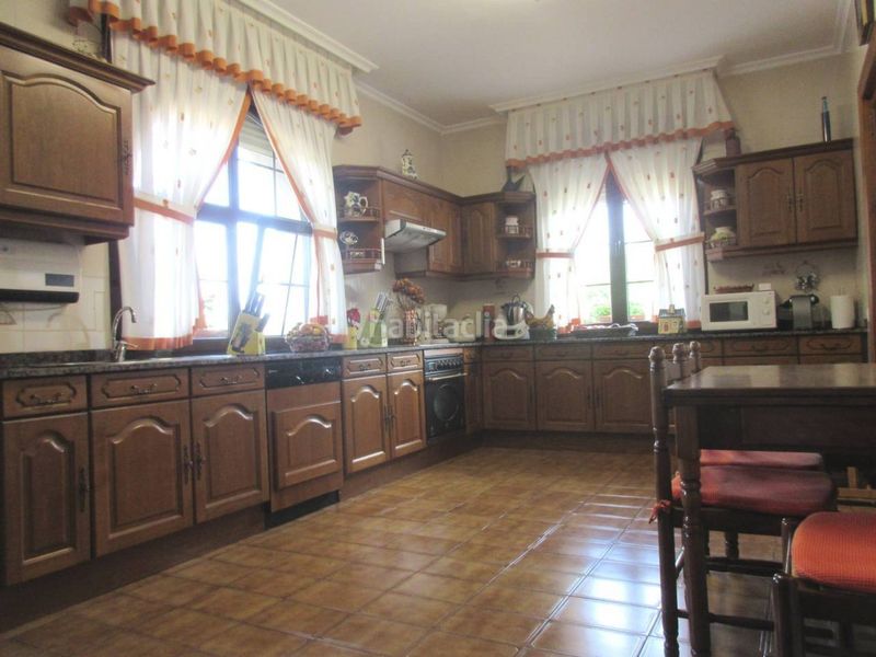 Foto c03dccd5-abbc-4a52-8333-20a7ffd536e8. Edifici a Noreña