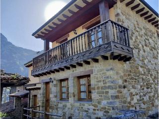 Casa  Calle parque agueras. Se vende casa asturiana con licencia turistica