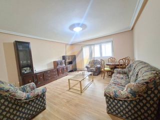 Etagenwohnung  Calle valdes salas. Amplio y luminoso piso en venta en aviles