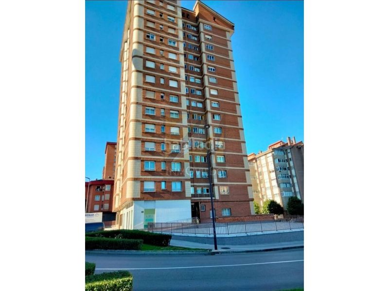 Foto dae1c129-e106-457b-a454-7dd24f886b32. Pis amb calefacció aparcament a El Polígono Gijón