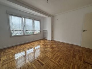 Lloguer Pis  Avenida galicia. Se alquila piso de 2 hab , con vistas preciosas en avd. galicia.