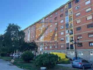 Piso  Calle costa verde. Oportunida venta piso con vistas y ascensor zona huca
