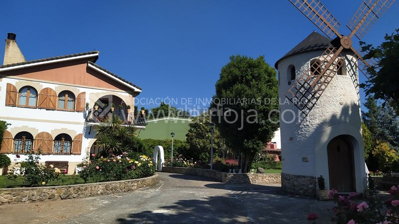 Foto 0c871c5c-1a1f-499e-9f17-b002e1b4c07e. Casa amb calefacció aparcament piscina a Nalda