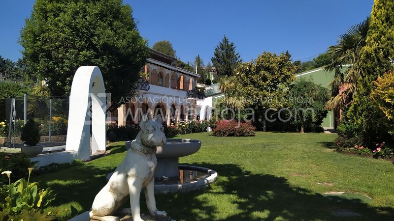 Foto f0834f3f-257f-4bd6-b5f3-e4d1ff6da981. Casa amb calefacció aparcament piscina a Nalda