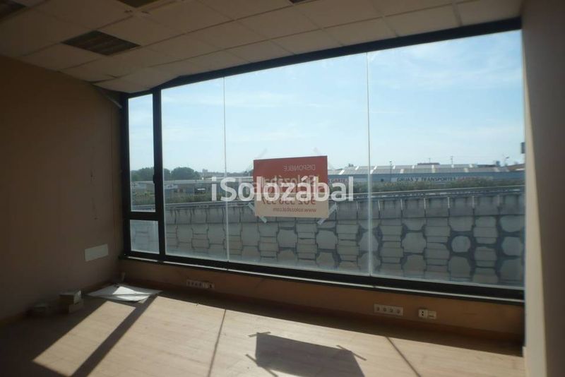 Foto 9214bcbe-deec-465e-b29f-e087e96d5ab8. Lloguer nau industrial a Polígono Cantabria Logroño