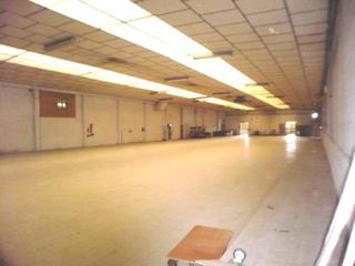 Nau industrial  Logroño - carretera navarra. Parcela de 4.950 m2 con naves unidas de 3.500 m2. 600 m2 de ofic