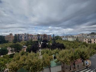 Piso  Logroño - miguel villanueva. Piso exterior en el centro de logroño con espectaculares vistas