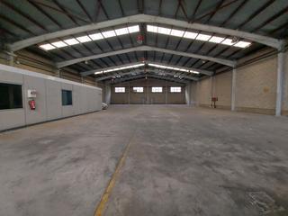 Nau industrial  Logroño - calle del chozo. Nave en logroño en primera línea con oficinas
