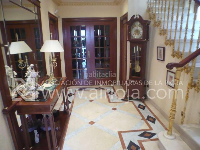 Foto 43b193ad-e102-4bf3-8857-cb85530d41a7. Haus mit heizung parking pool in Avenida Madrid Logroño