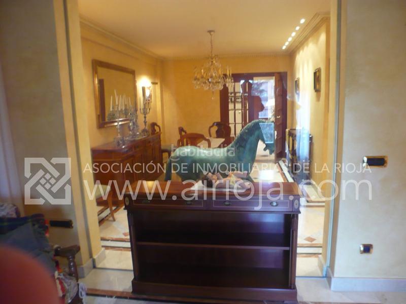 Foto af1db037-111d-4579-a608-da4da7073260. Haus mit heizung parking pool in Avenida Madrid Logroño