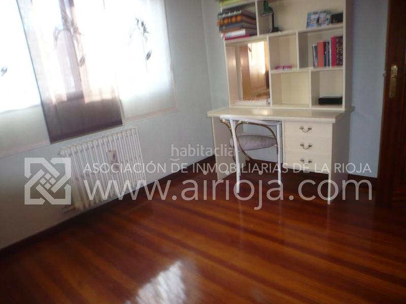 Foto f5d3c77d-62ba-4024-beaa-39ac9e2792e9. Haus mit heizung parking pool in Avenida Madrid Logroño