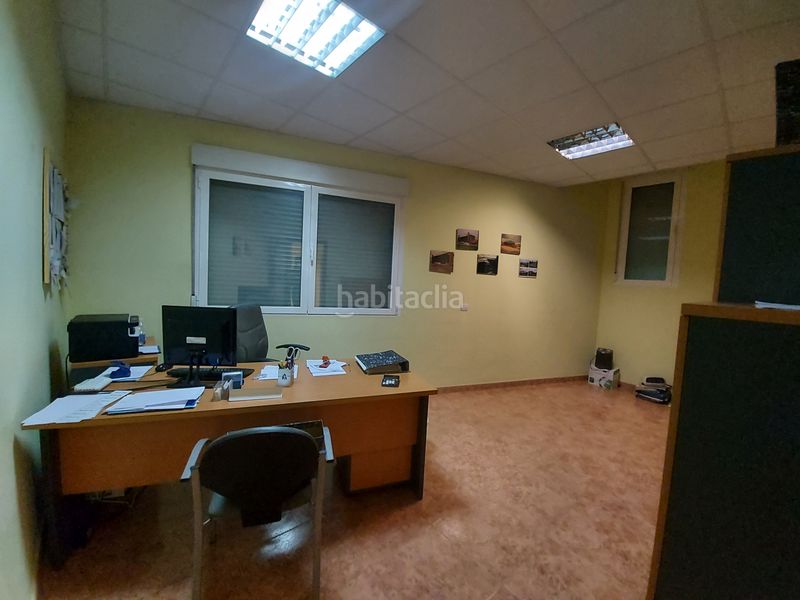 Foto ce2c3120-10b2-411c-807b-1994e01bd620. Fabrikhalle in Albelda de Iregua