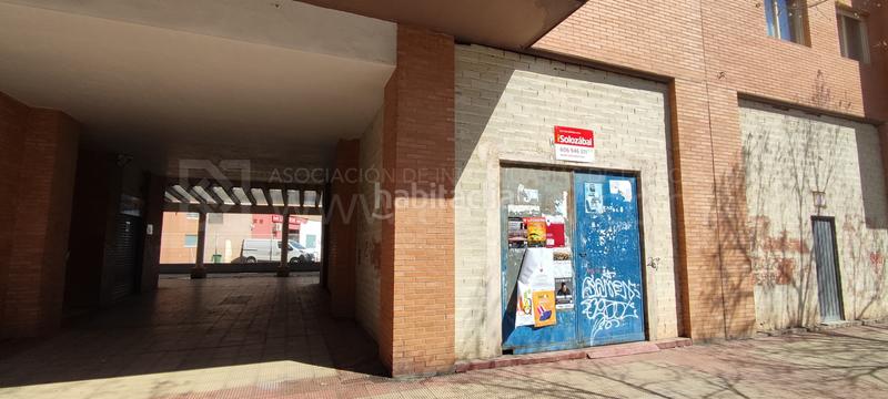 Foto e2a0106e-9b42-438f-b9be-d543b4775b8f. Alquiler local comercial local en esquina en primera línea de calle madre de dios . en Logroño