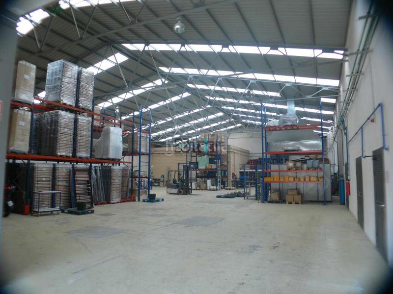 Foto fd821b39-8172-4704-899c-024c9522002d. Miete fabrikhalle in Oyón / Oion