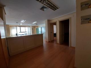 Rent Office space  Logroño - calle general vara de rey. Muy buena oficina en alquiler con todos los servicios. pleno cen