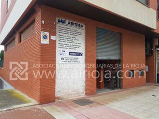 Local Comercial  Calle tirso de molina. Local con salida de humo en zona piqueras en lorgoño.